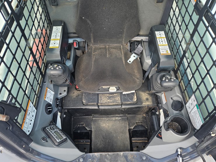 2020-bobcat-t870-image-9
