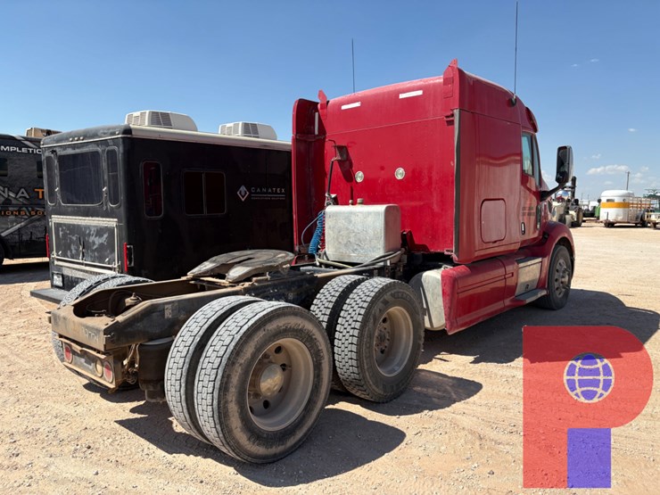 2012-peterbilt-587-image-5