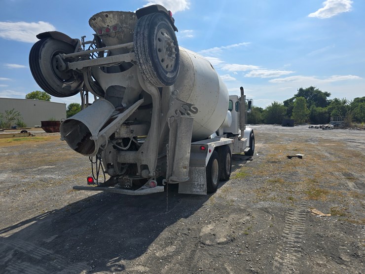 2014-peterbilt-365-image-25