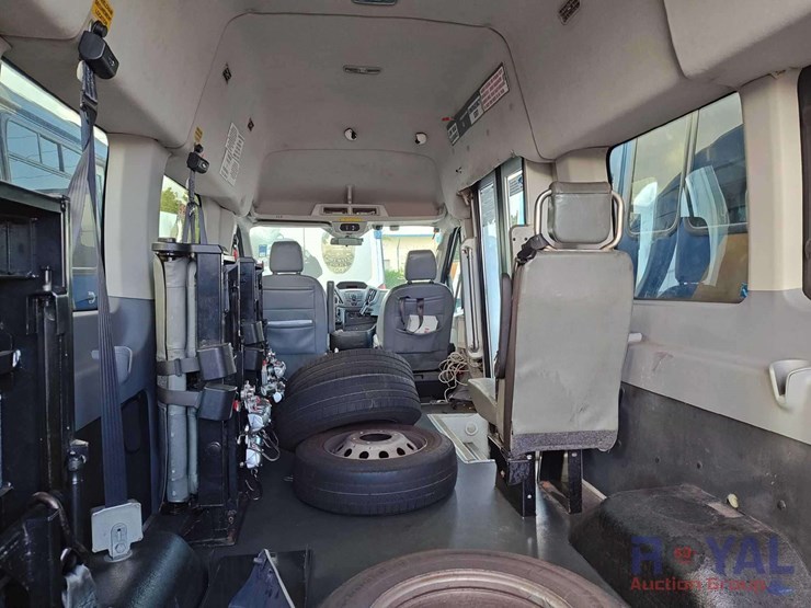 2017-ford-transit-image-17