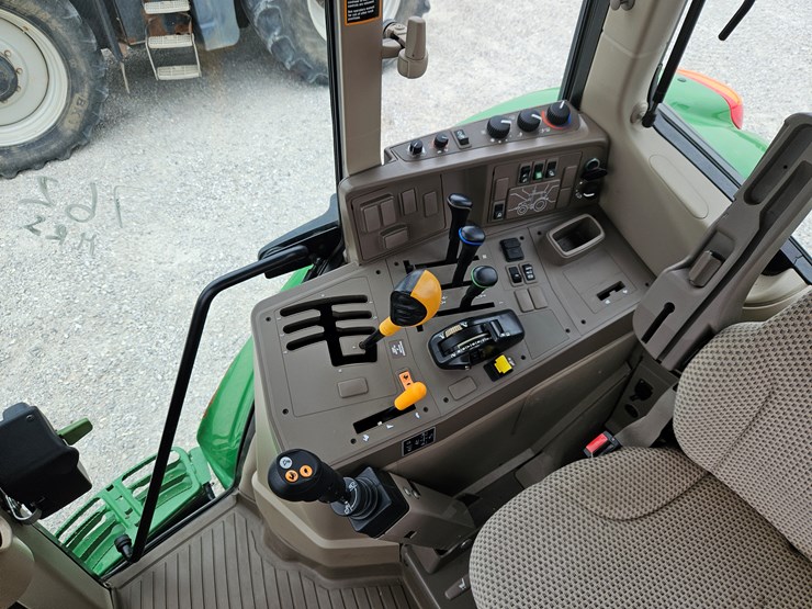 2017-john-deere-6130m-image-19