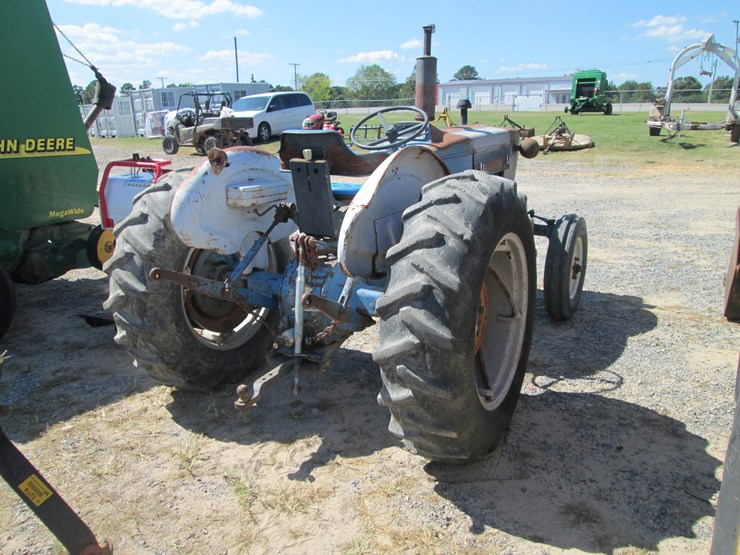 ford-3000-image-3