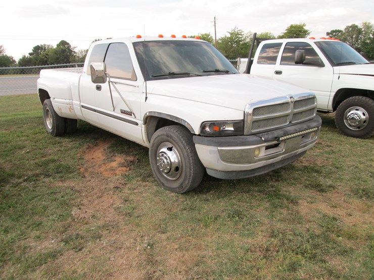 1998-dodge-3500-image-2