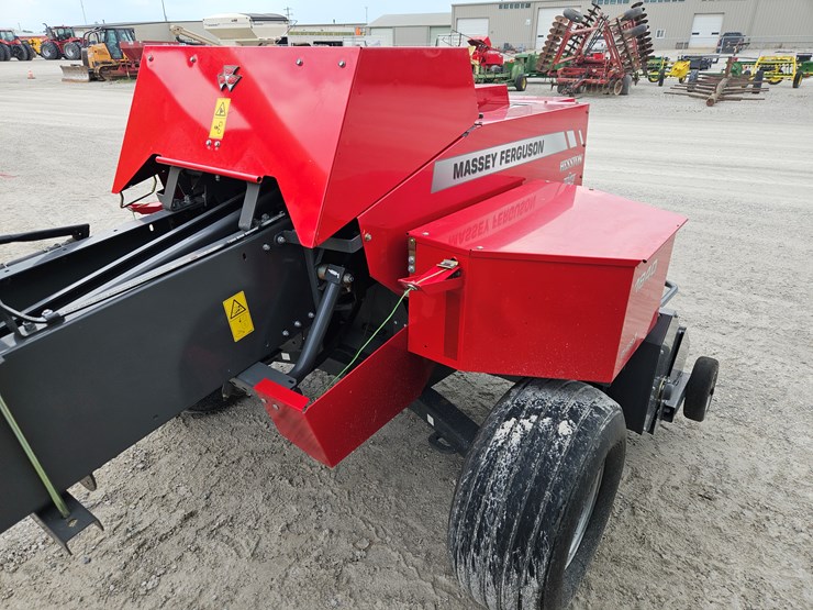 2020-massey-ferguson-1840-image-11