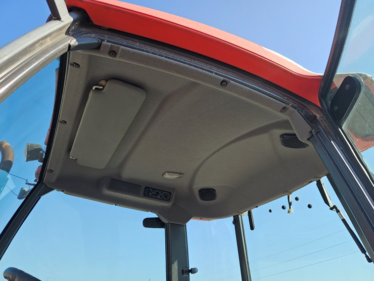 2010-kubota-m7040-image-6