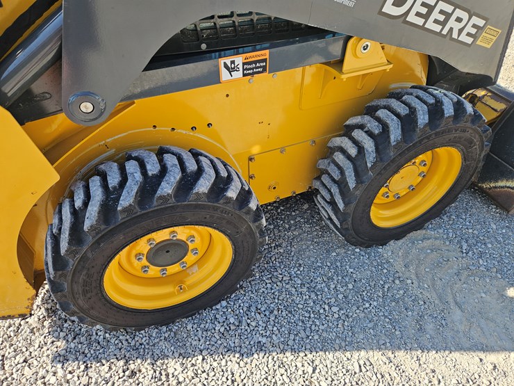 2022-deere-318g-image-20