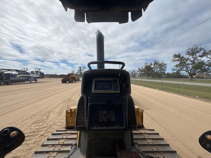 2016-caterpillar-d3k2-lgp-image-25