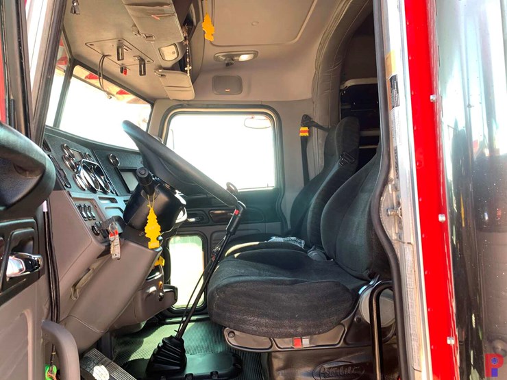 2019-peterbilt-389-image-5