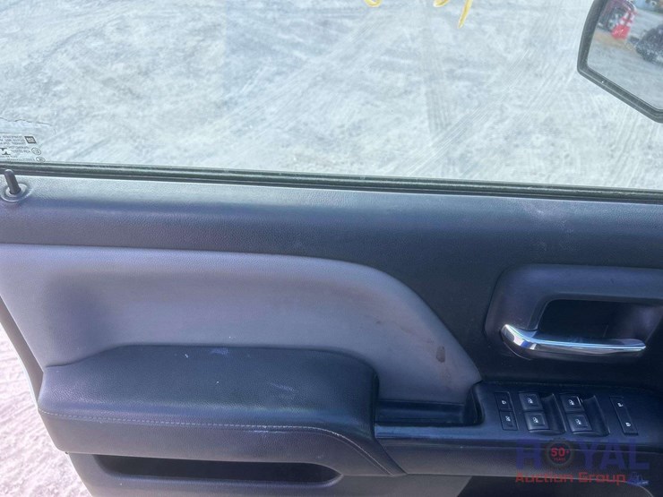 2015-chevrolet-silverado-image-14