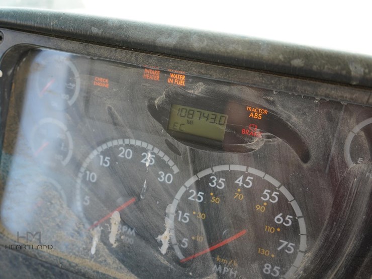 2004-freightliner-fs65-image-23