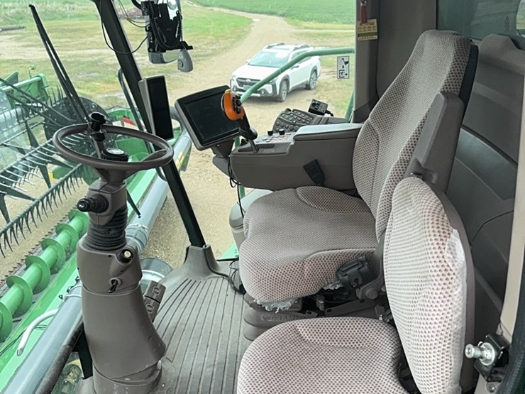 2013-john-deere-s690-image-50