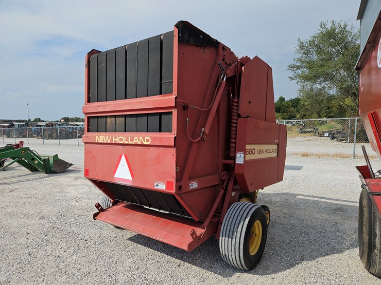new-holland-660-image-9