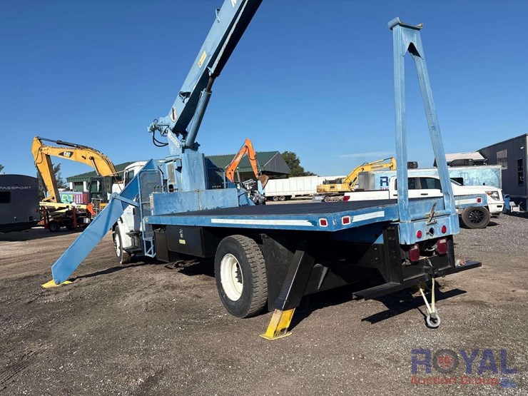 2000-freightliner-fl70-image-8