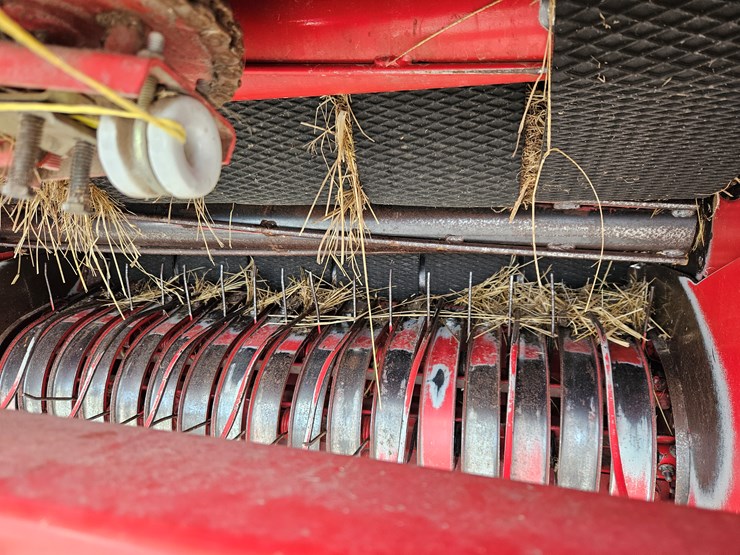 2006-massey-ferguson-1745-image-5