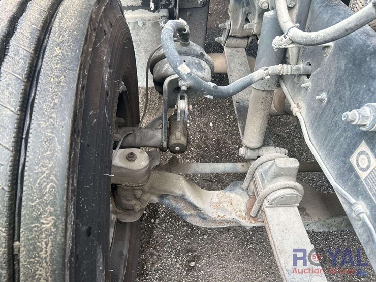 2012-peterbilt-382-image-13