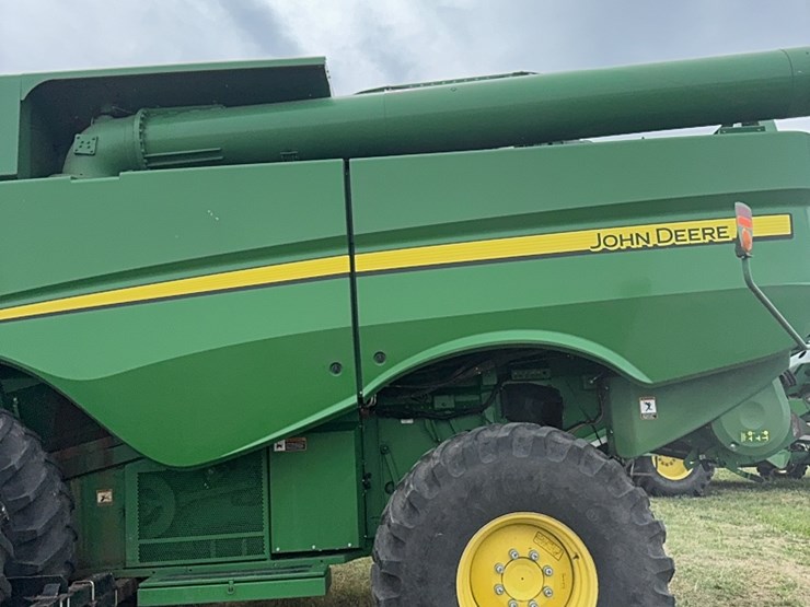 2013-john-deere-s690-image-37