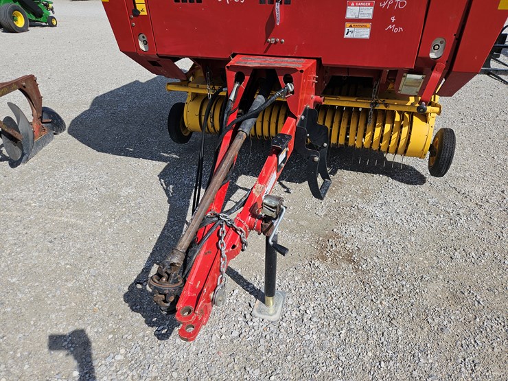 2008-new-holland-br7070-image-2