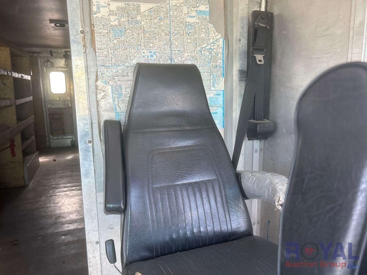 2014-freightliner-mt55-image-12