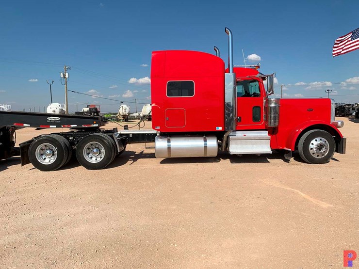 2019-peterbilt-389-image-2