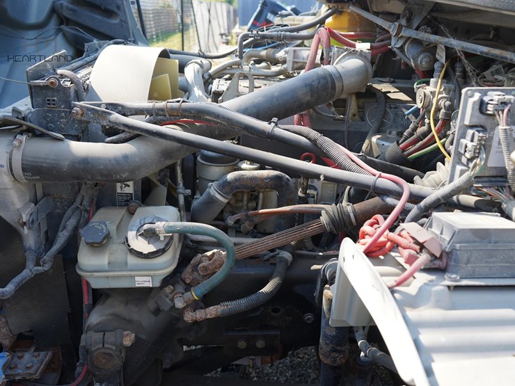 2007-freightliner-business-class-m2-106-image-22