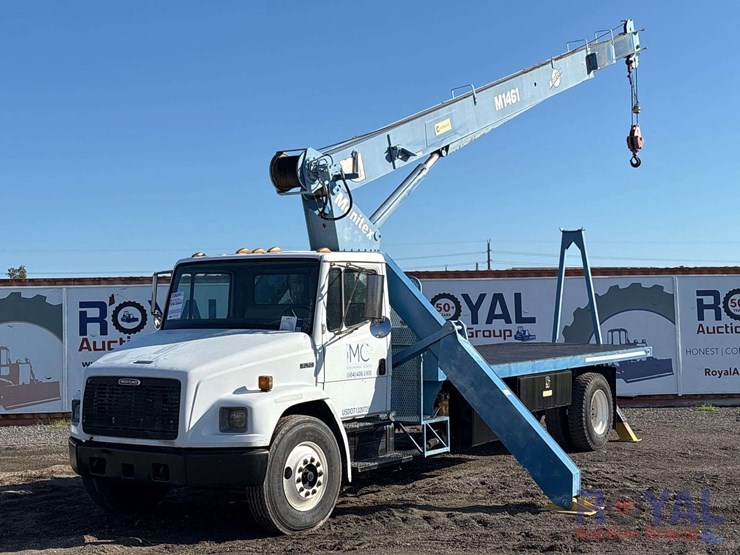 2000-freightliner-fl70-image-1