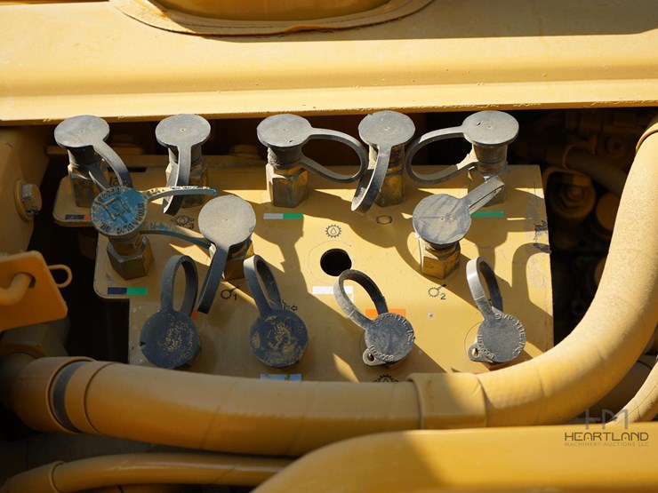 2007-caterpillar-d6n-lgp-image-38