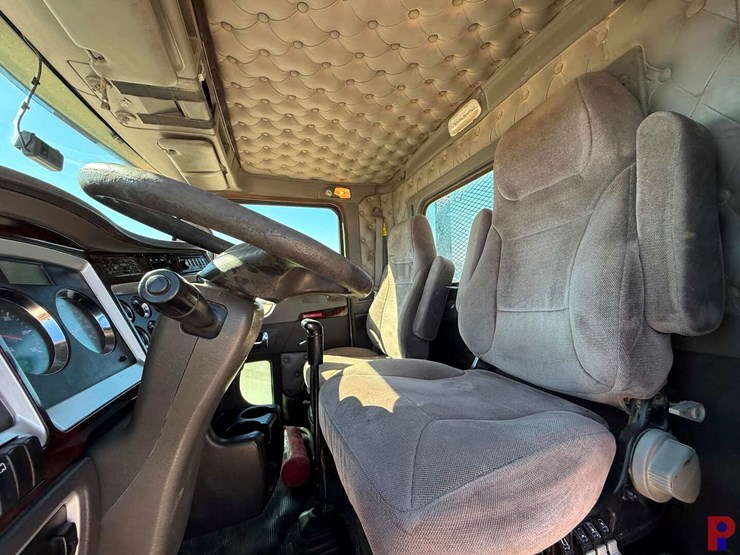 2013-kenworth-t660-image-14