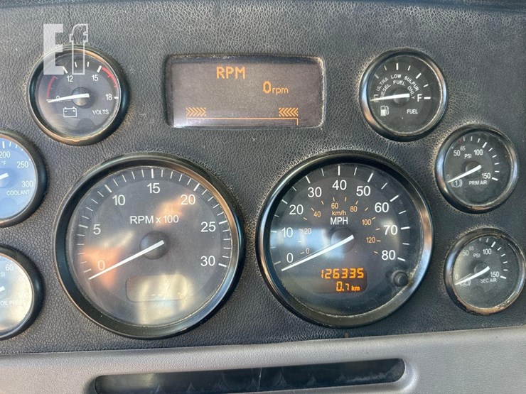 2012-peterbilt-367-image-44