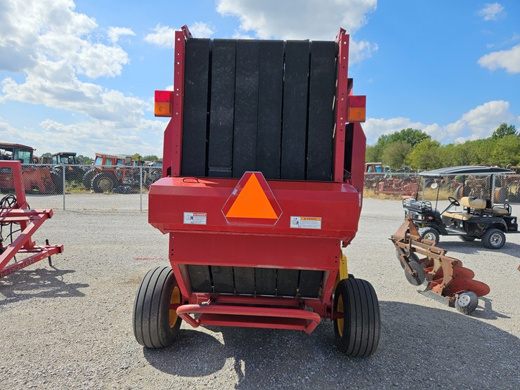 2008-new-holland-br7070-image-8