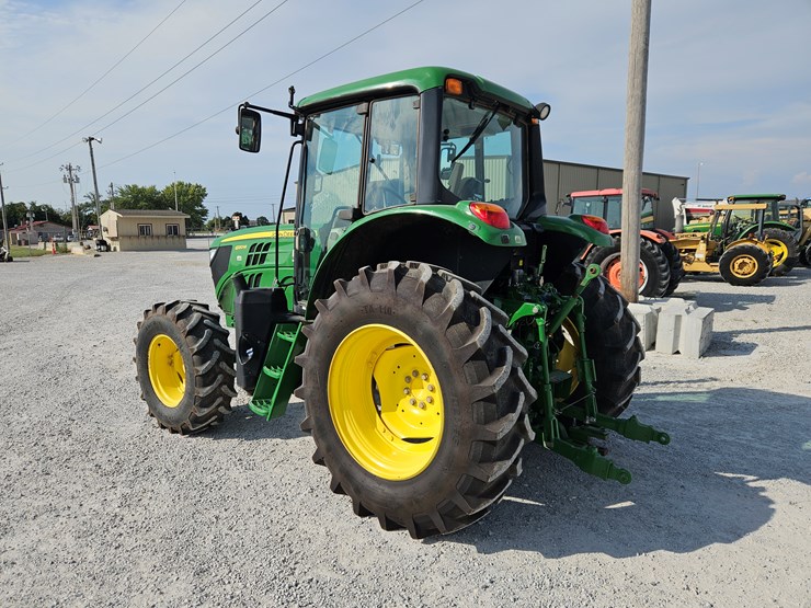 2018-john-deere-6120m-image-11