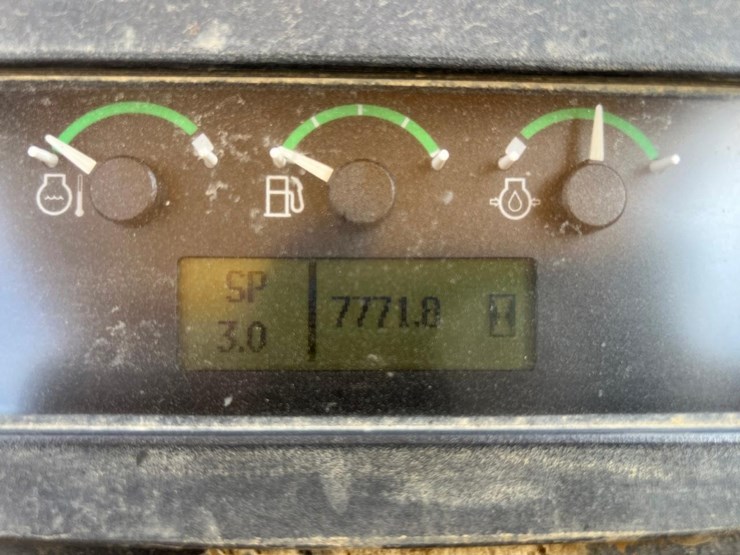 deere-750c-image-30