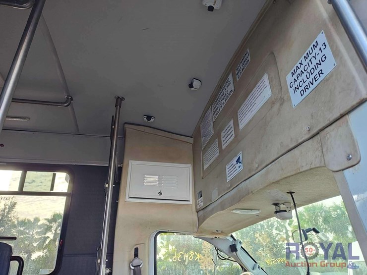 2017-ford-e450-image-13