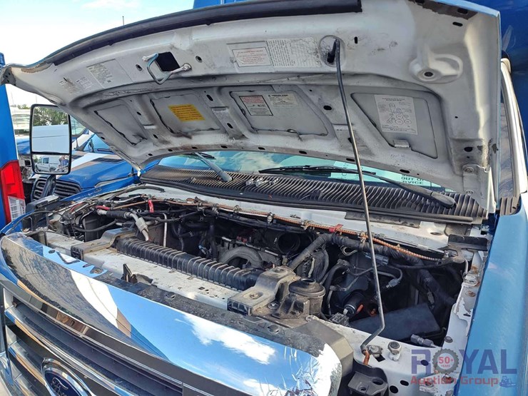 2017-ford-e450-image-11