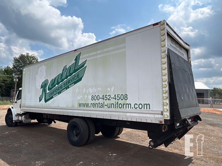 2005-freightliner-business-class-m2-106-image-4