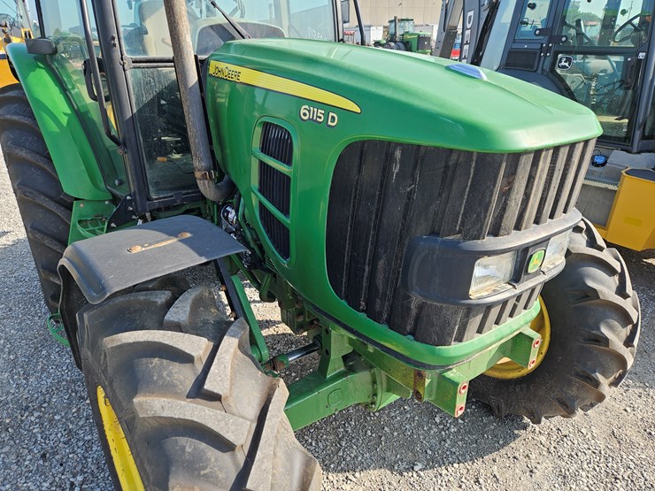 2010-john-deere-6115d-image-18