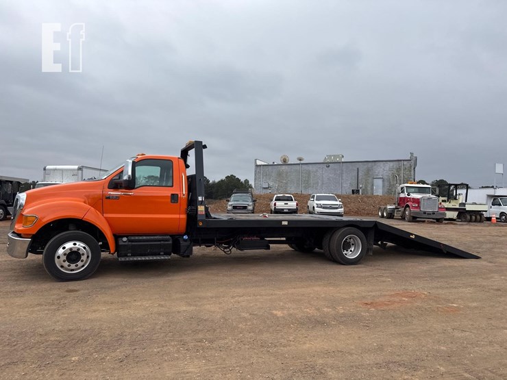 2012-ford-f650-sd-image-3