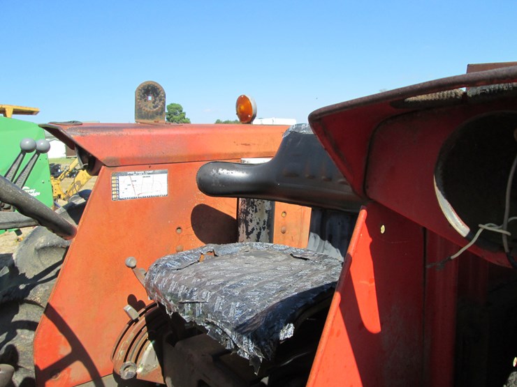 1980-massey-ferguson-275-image-26