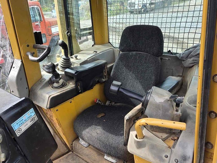 caterpillar-d6n-xl-image-18