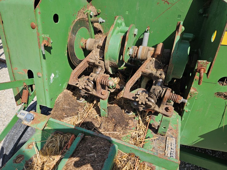 john-deere-327-image-5