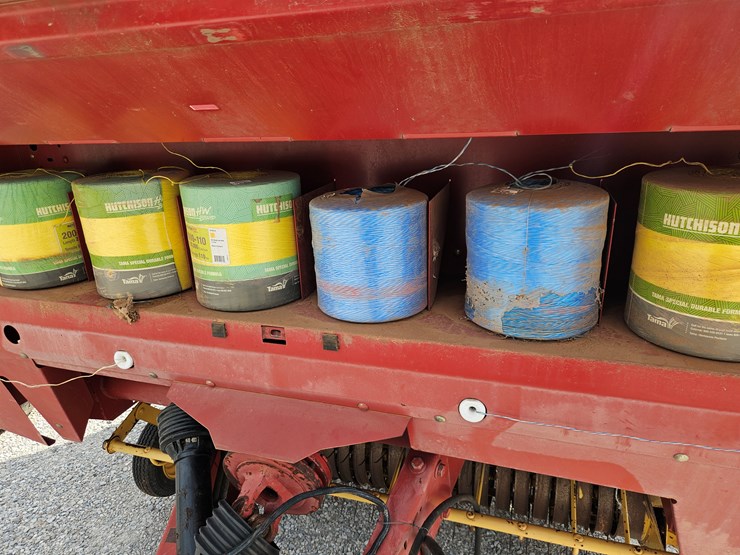 new-holland-660-image-6