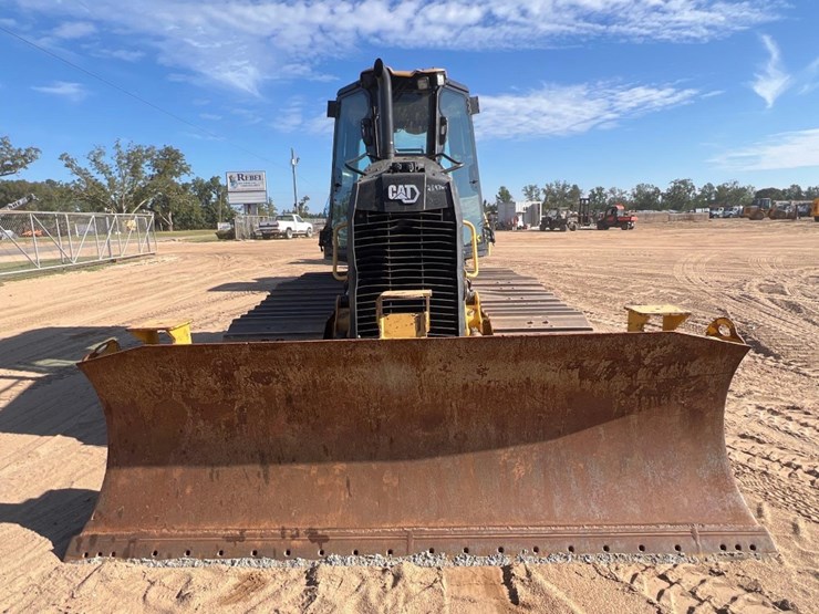 2021-caterpillar-d3-lgp-image-7