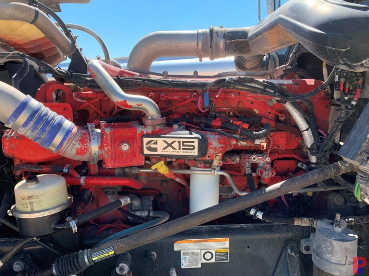 2019-peterbilt-389-image-8