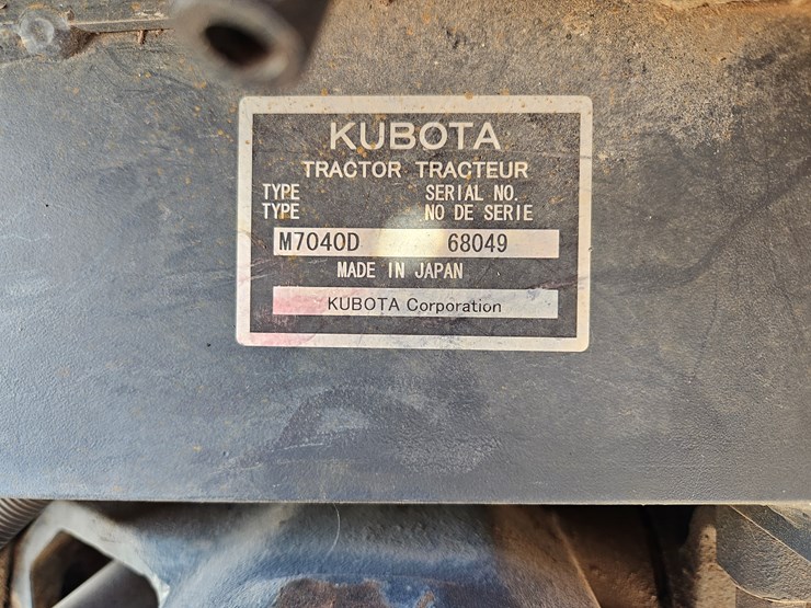 2010-kubota-m7040-image-5