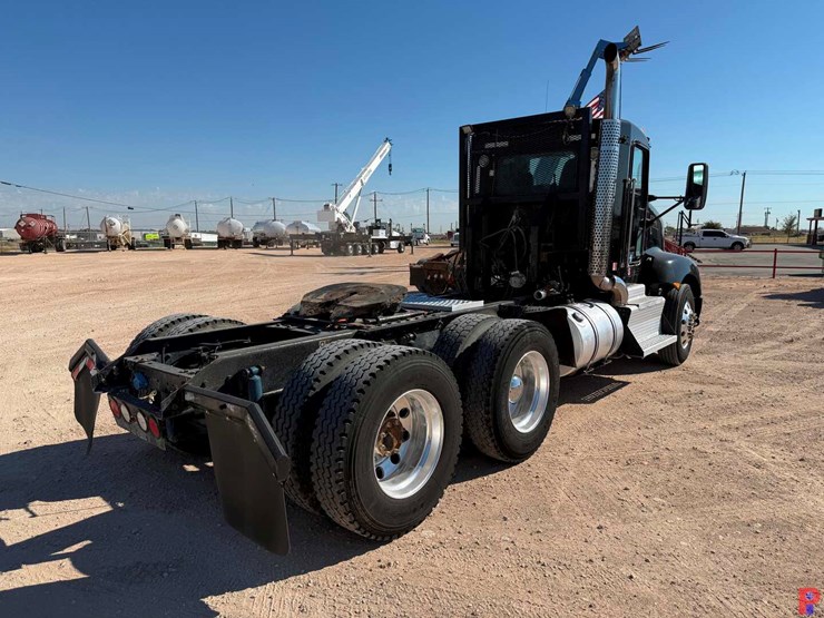 2013-kenworth-t660-image-5