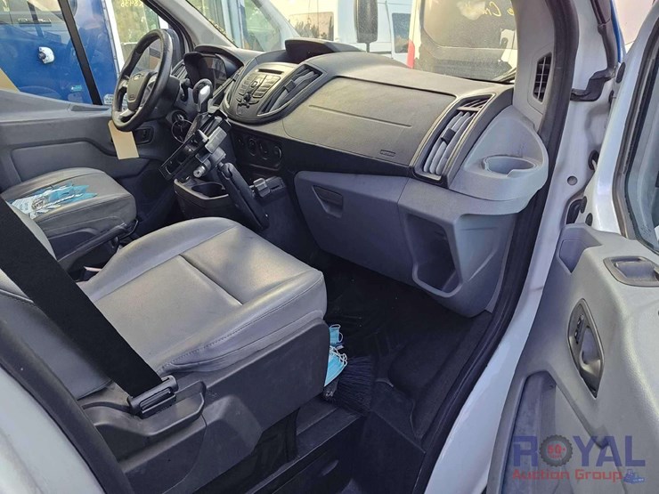 2017-ford-transit-image-14