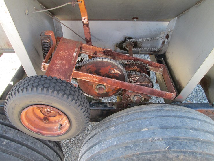 #29516-•-pull-type-fertilizer-buggy-image-7