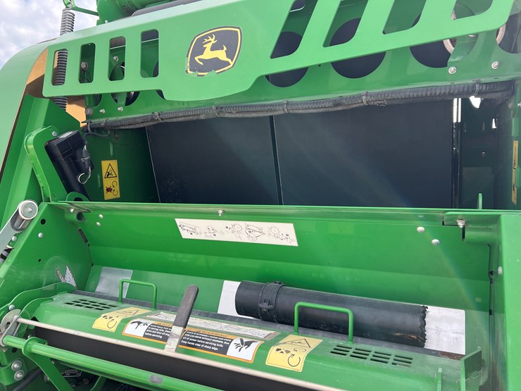 2018-john-deere-v461r-image-5