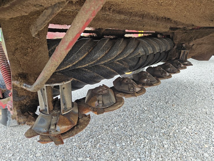 2017-new-holland-h7230-image-4