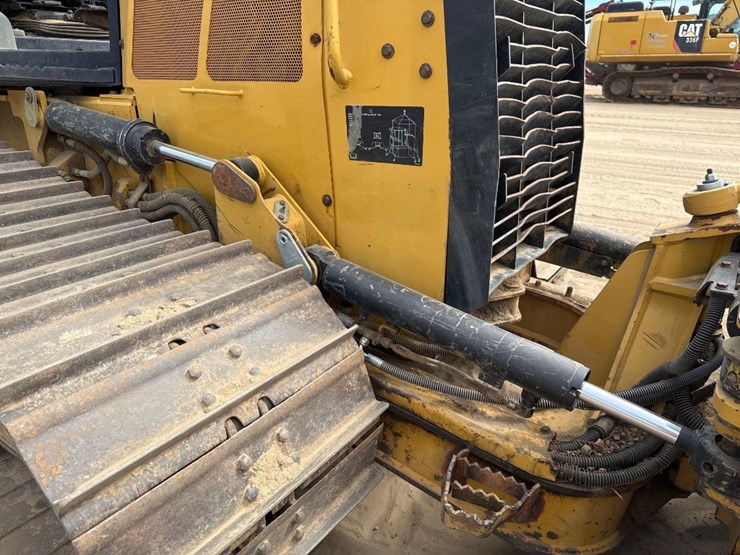 2016-caterpillar-d3k2-lgp-image-21