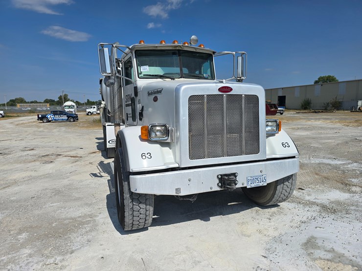 2014-peterbilt-365-image-50